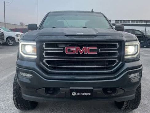 Used 2017 GMC Sierra 1500 SLE image 2