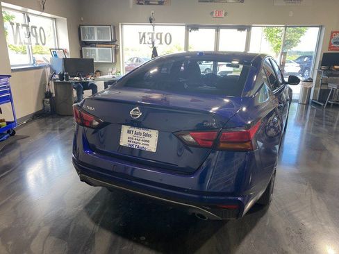 Used 2021 Nissan Altima 2.5 SR FWD image 7