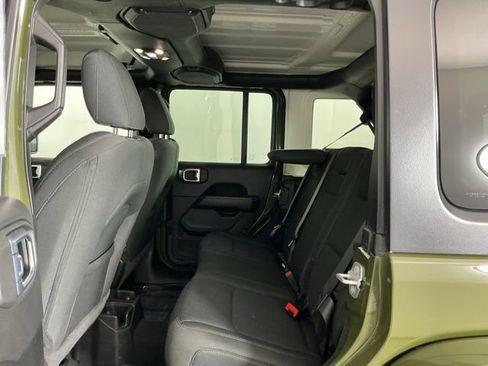Used 2021 Jeep Wrangler Unlimited Sahara w/ Uconnect 4C Nav & Sound Group AWD/4WD image 26