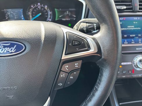 Used 2020 Ford Fusion Titanium FWD image 19