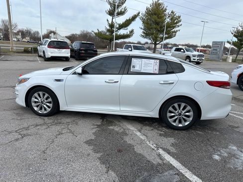 Used 2017 Kia Optima EX image 19