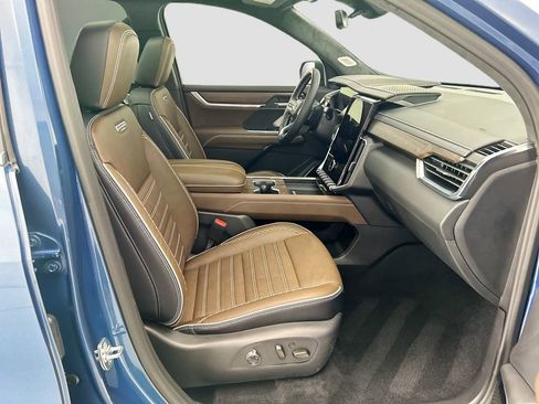 Used 2026 GMC Acadia Denali Ultimate w/ LPO, Floor Liner Package FWD image 19