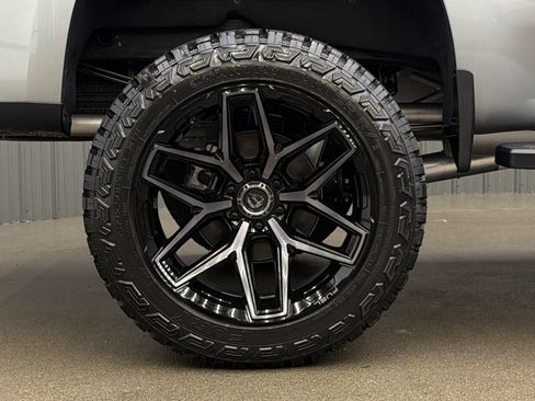 Used 2026 Chevrolet Silverado 1500 LT AWD/4WD image 11
