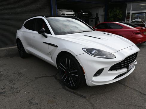 Used 2022 Aston Martin DBX AWD/4WD image 5