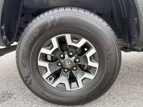 Certified 2023 Toyota Tacoma TRD Off-Road w/ Technology Package AWD/4WD image 29