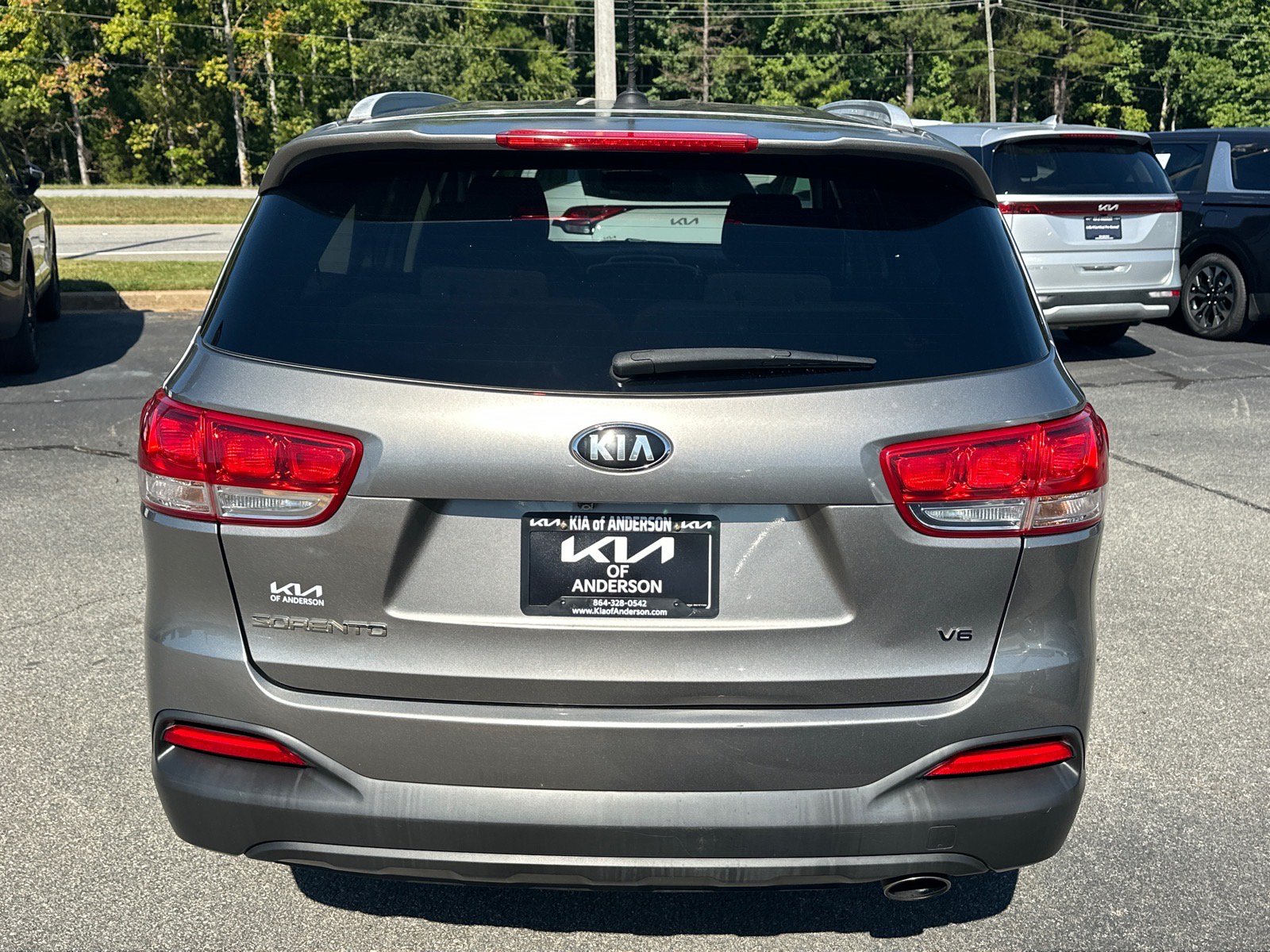 Used 2017 Kia Sorento AWD image 4