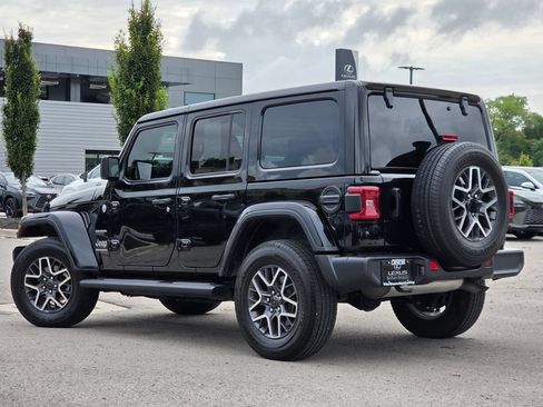 Used 2024 Jeep Wrangler Unlimited Sahara w/ Technology Group AWD/4WD image 27