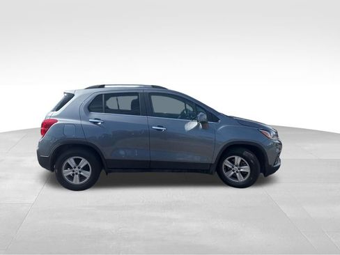 Used 2019 Chevrolet Trax LT w/ LT Convenience Package FWD image 6