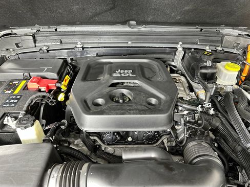 Used 2022 Jeep Wrangler Sahara w/ Safety Group image 33