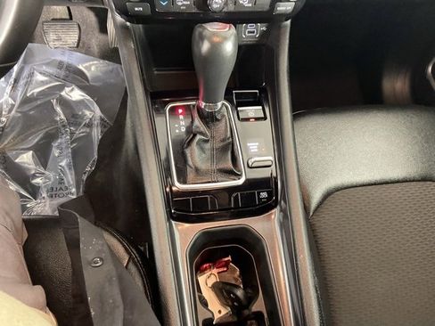 Used 2024 Jeep Compass Latitude image 24