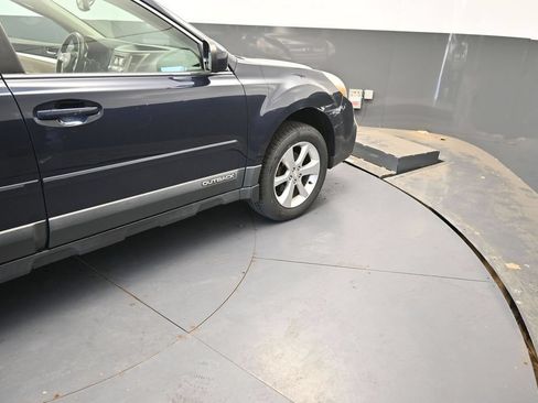 Used 2013 Subaru Outback 2.5i Premium AWD/4WD image 21