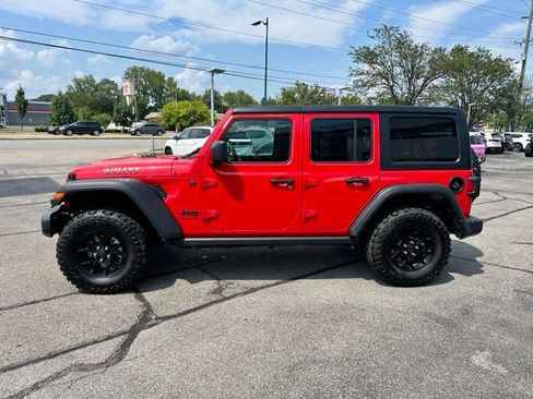 Used 2025 Jeep Wrangler Unlimited Sport AWD/4WD image 4