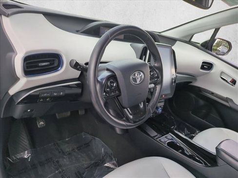 Certified 2022 Toyota Prius Limited FWD image 10