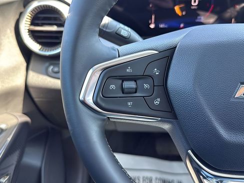 Used 2025 Chevrolet Trax ACTIV w/ Sunroof Package FWD image 37