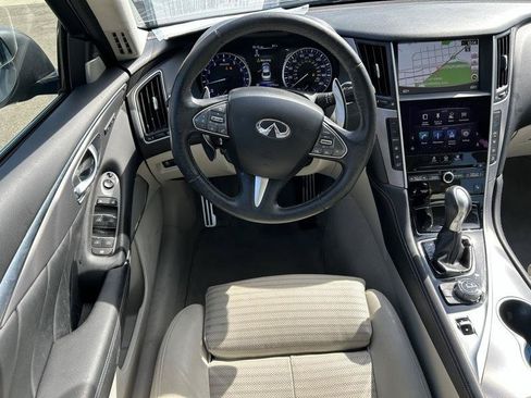 Used 2017 INFINITI Q50 Sport w/ Driver Assistance Package RWD image 9