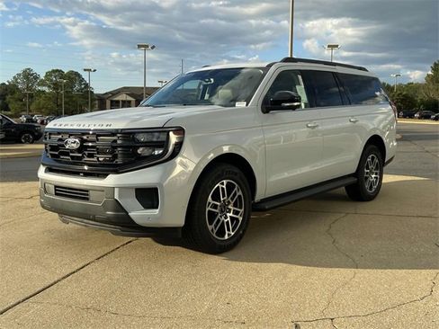 New 2025 Ford Expedition Max Active image 5