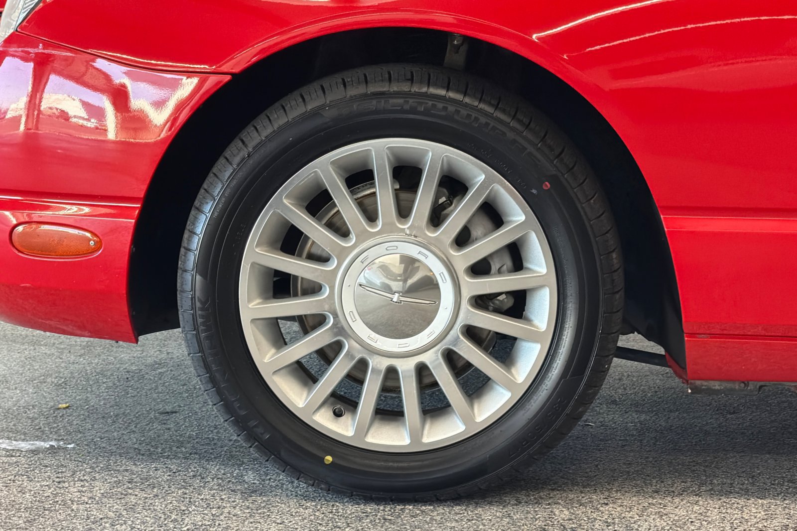 Used 2005 Ford Thunderbird RWD image 18