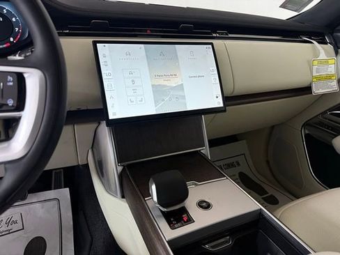 New 2025 Land Rover Range Rover Long Wheelbase SE image 34