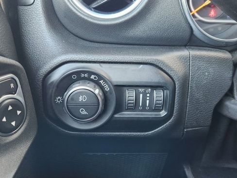 Used 2021 Jeep Gladiator Overland w/ Popular Equipment Package image 24