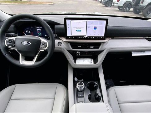 New 2026 Ford Explorer Active w/ Active Comfort Package image 5