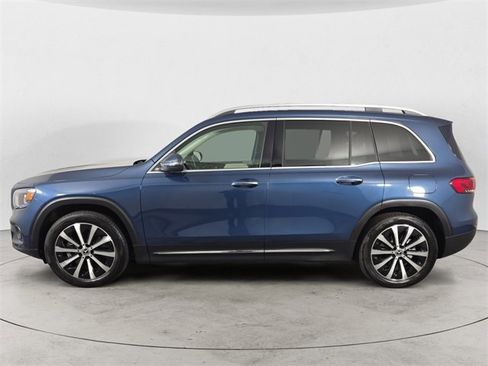 Used 2021 Mercedes-Benz GLB 250 4MATIC image 2