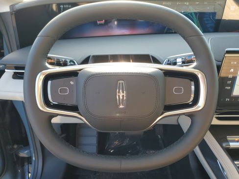 New 2026 Lincoln Nautilus Reserve image 16