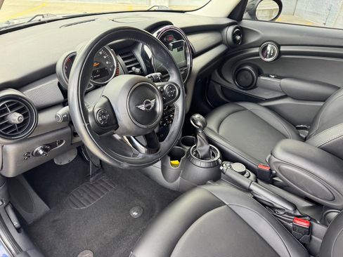 Used 2016 MINI Cooper 4-Door Hardtop image 9