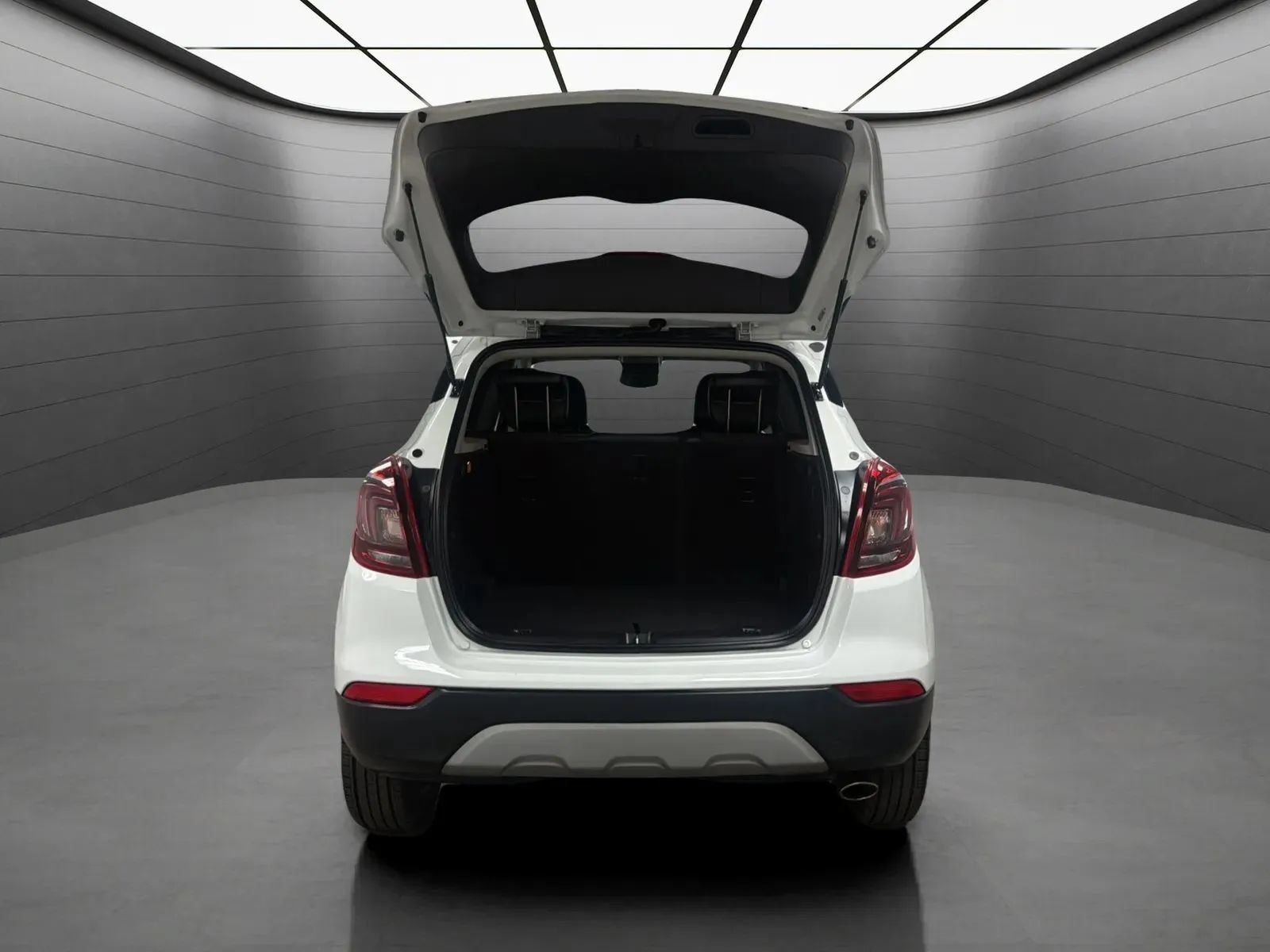 Used 2019 Buick Encore Preferred FWD image 2