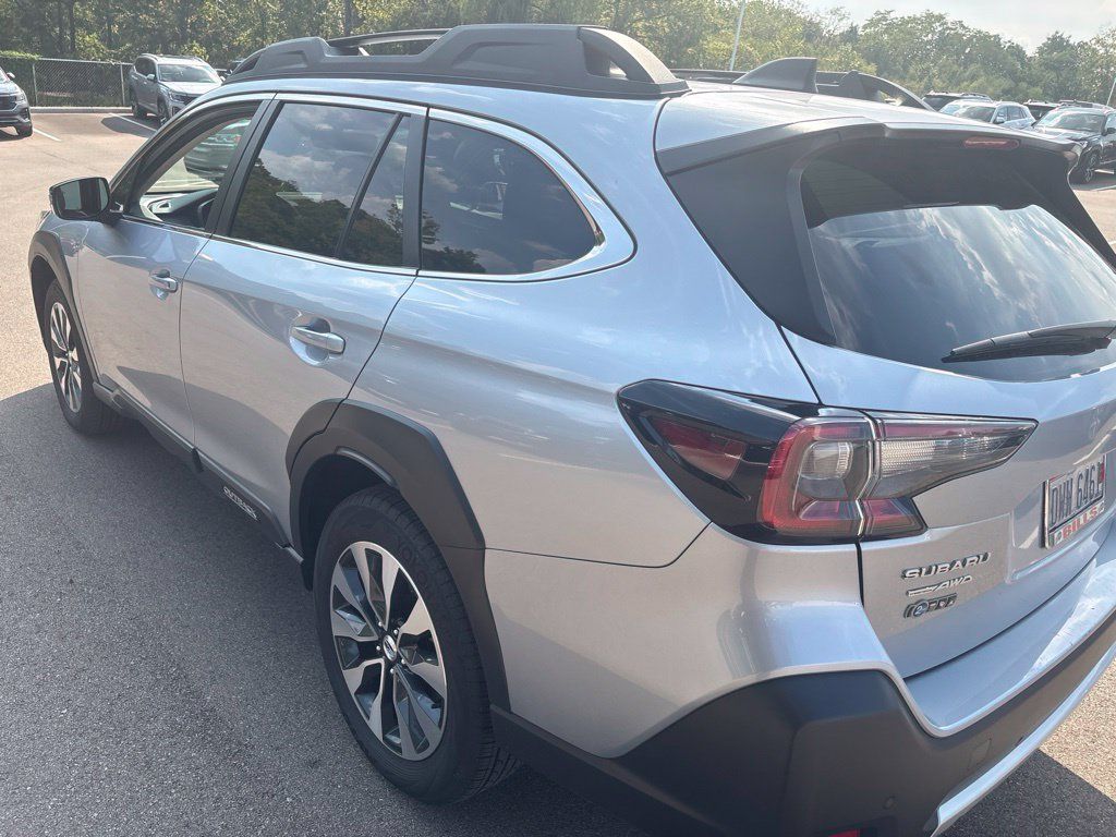 Used 2024 Subaru Outback Limited AWD/4WD image 11