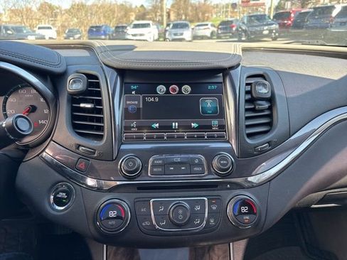 Used 2014 Chevrolet Impala LTZ FWD image 15