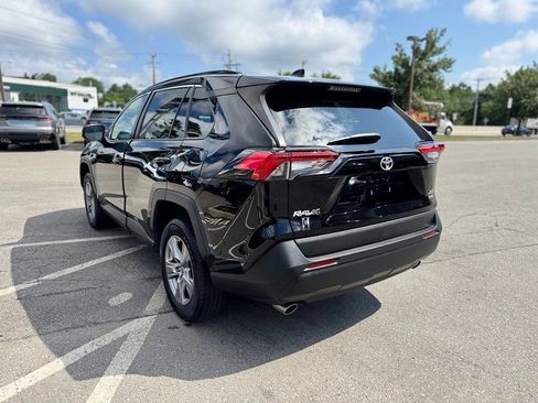 Used 2022 Toyota RAV4 XLE w/ Convenience Package AWD/4WD image 4