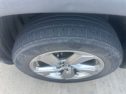 Used 2020 Toyota RAV4 Limited w/ Carpet Mat Package AWD/4WD image 4