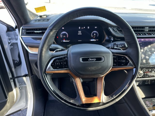 Used 2024 Jeep Grand Cherokee L Summit AWD/4WD image 13