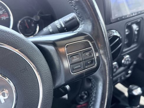 Used 2018 Jeep Wrangler Unlimited Rubicon AWD/4WD image 61