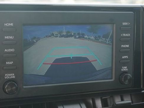 Used 2019 Toyota RAV4 LE FWD image 24