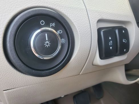 Used 2011 Ford Taurus Limited w/ 303A Rapid Spec Order Code image 42