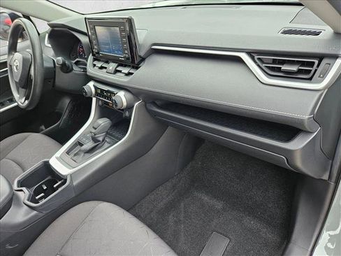 Used 2022 Toyota RAV4 XLE image 20