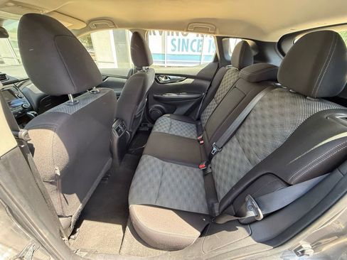 Used 2020 Nissan Rogue Sport SV FWD image 27