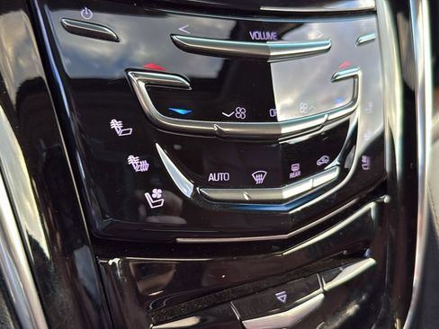 Used 2018 Cadillac Escalade Premium Luxury image 32