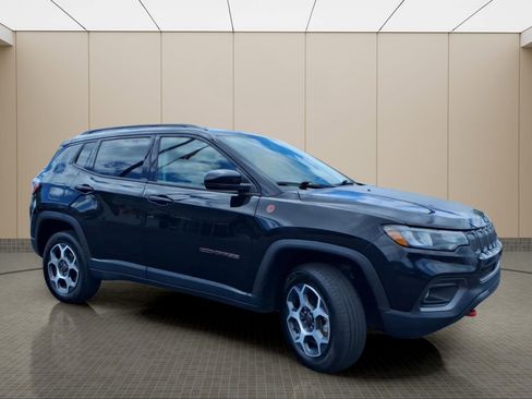 Used 2022 Jeep Compass Trailhawk w/ Trailhawk Convenience Group AWD/4WD image 4