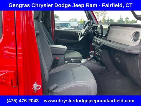 Certified 2025 Jeep Wrangler Unlimited Sahara w/ Safety Group AWD/4WD image 21