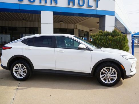 Used 2025 Buick Envista Sport Touring FWD image 8