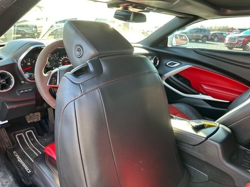 Used 2016 Chevrolet Camaro SS image 21