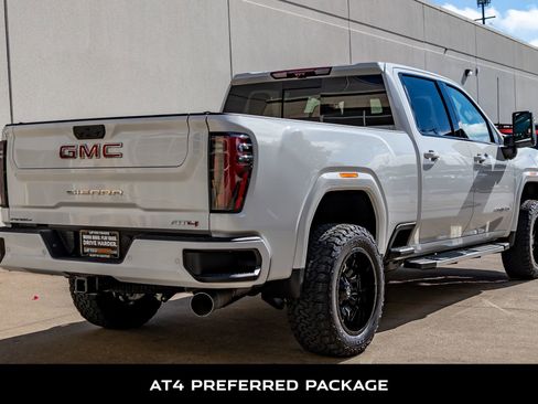 Used 2025 GMC Sierra 2500 AT4 w/ Technology Package image 9