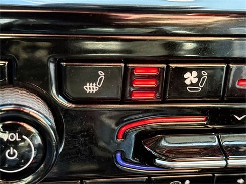 Used 2023 Jeep Grand Cherokee Limited w/ Luxury Tech Group II image 30