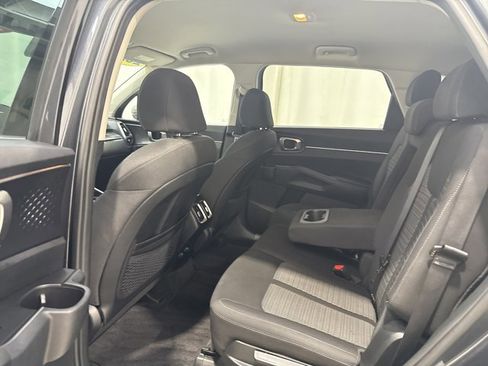 Used 2023 Kia Sorento LX FWD image 14
