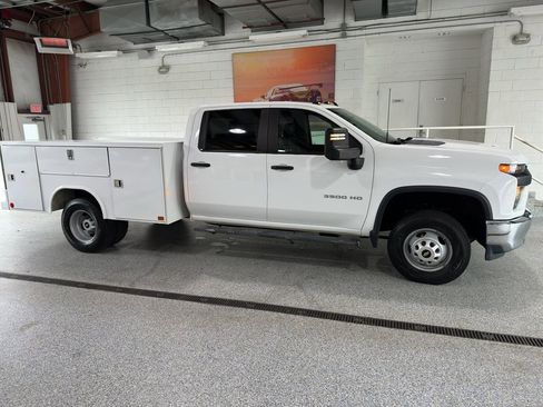 Used 2021 Chevrolet Silverado 3500 W/T w/ WT Convenience Package image 2
