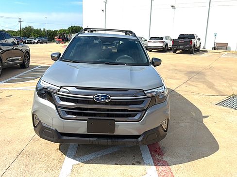 Used 2025 Subaru Forester Premium w/ Convenience Package #1 AWD/4WD image 2