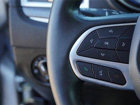 Certified 2022 Chrysler 300 Touring L image 27