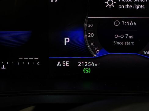 Used 2024 Volkswagen Taos SE FWD image 16